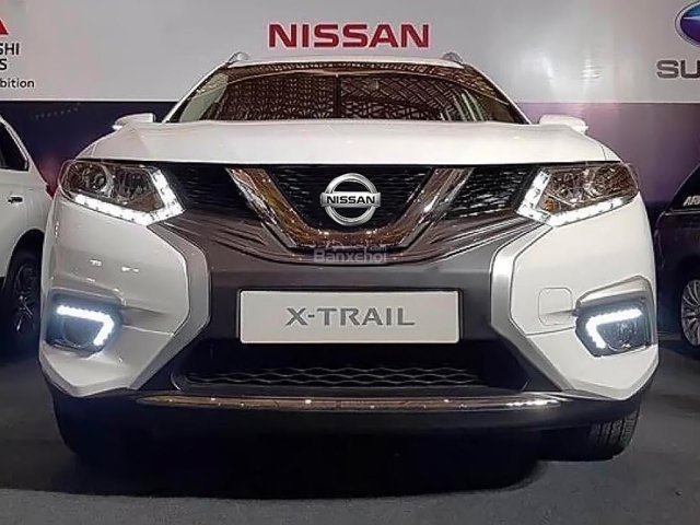 Bán Nissan X Trail V Series 2.5 SV Luxury 4WD đời 2018, màu trắng0