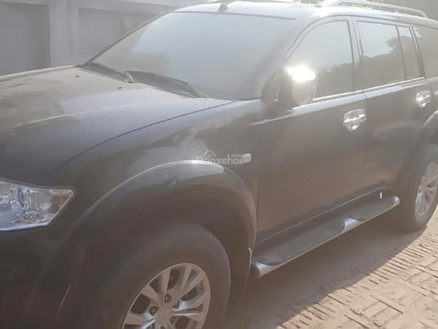 Cần bán Mitsubishi Pajero Sport 2016, màu đen, nhập khẩu nguyên chiếc xe gia đình, giá 700tr