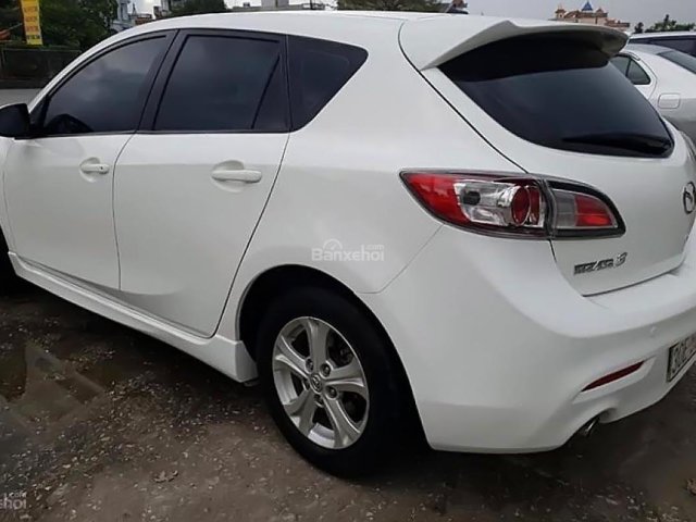 Cần bán gấp Mazda 3 AT đời 2010, màu trắng