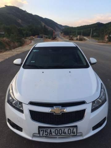 Chính chủ bán Chevrolet Cruze SX 2011, màu trắng, xe nhập