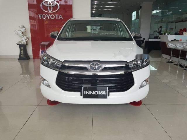 Bán Toyota Innova sản xuất năm 2018, màu trắng, xe mới 100%