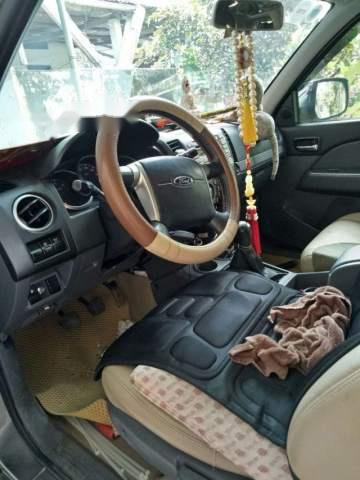 Bán ô tô Ford Everest năm 2013, màu vàng cát