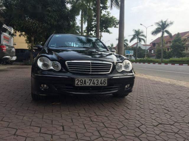 Bán Mercedes C240 năm 2004, màu đen giá cạnh tranh