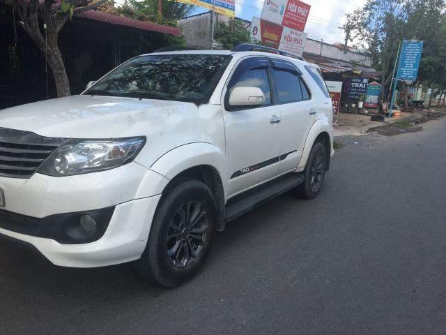 Cần bán Toyota Fortuner đời 2014, màu trắng, giá 890tr