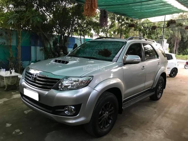 Gia đình cần bán Fortuner 2016, số sàn, máy dầu, màu bạc