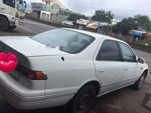 Cần bán Toyota Corolla MT sản xuất năm 2001, màu trắng 