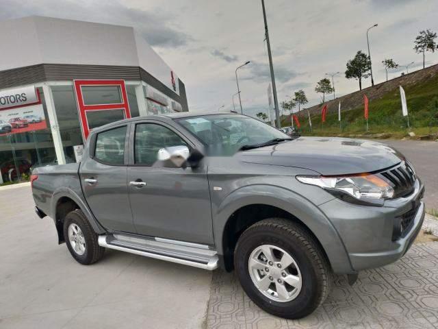 Cần bán Mitsubishi Triton đời 2018, màu xám, nhập khẩu nguyên chiếc