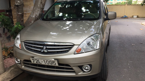 Cần bán xe Mitsubishi Grandis 2.4 AT năm sản xuất 2009, 320 triệu