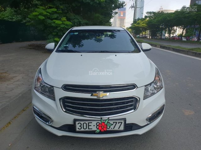 Cần bán xe Chevrolet Cruze 2017, màu trắng