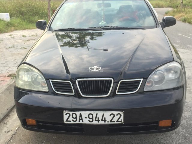 Bán ô tô Daewoo Lacetti đời 2005 màu đen do cần đổi xe