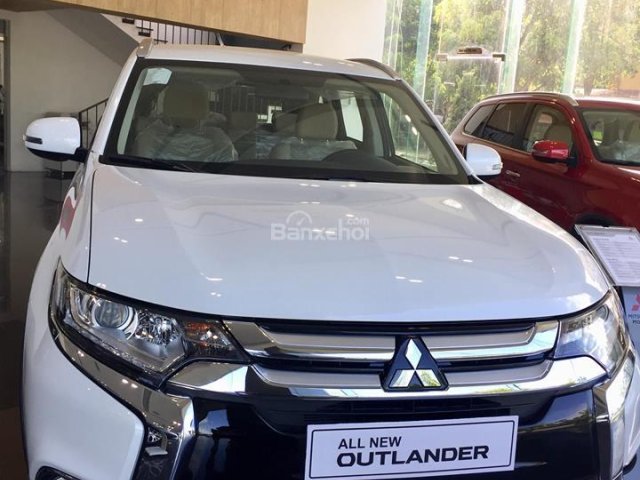 Bán Mitsubishi Outlander giảm giá lên đến 51 triệu, " Chương trình khuyến mãi lớn tháng 1 " - Liên hệ: 0968.660.828