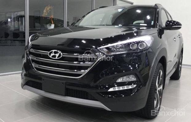 Bán ô tô Hyundai Tucson 2.0AT full xăng đời 2018, màu đen, hỗ trợ ngân hàng 90% giao ngay