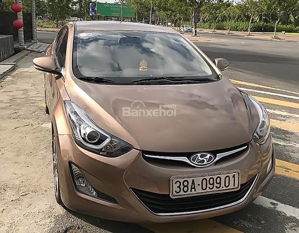 Cần bán xe Hyundai Elantra 1.6 AT sản xuất 2015, màu nâu, xe nhập  