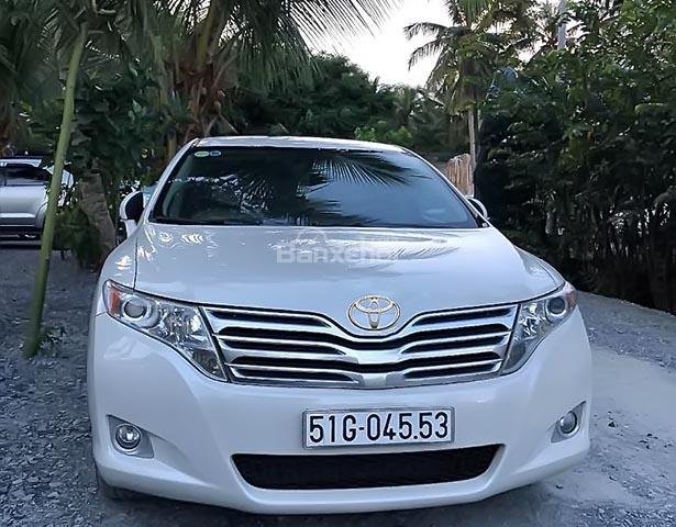 Chính chủ bán Toyota Venza SX 2009, màu trắng, xe nhập