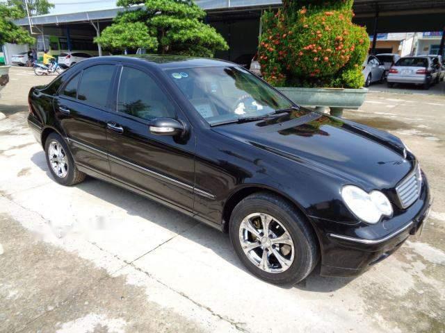 Xe Mercedes C class năm 2003, màu đen, nhập khẩu xe gia đình cần bán0