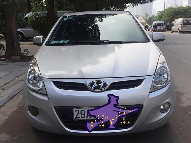 Bán xe Hyundai i20 1.4 AT sản xuất năm 2011, màu bạc, nhập khẩu chính chủ