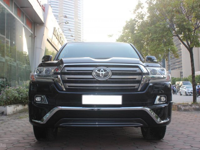 VOV Auto 18 Dương Đình Nghệ bán xe Land Cruiser V8