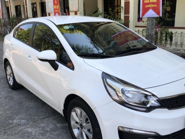 Bán Kia Rio đời 2016, màu trắng, nhập khẩu nguyên chiếc xe gia đình 