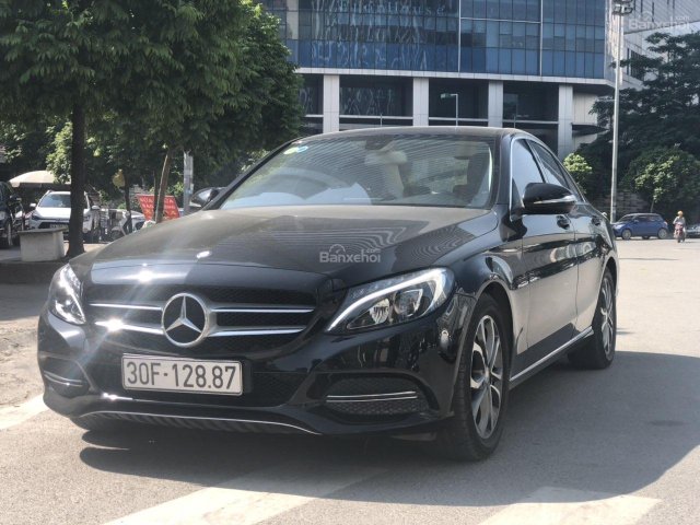 Bán xe Mercedes C200 năm sản xuất 2016 đen, xe nhập