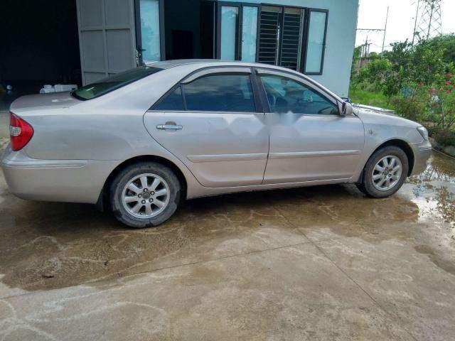 Bán Toyota Camry MT sản xuất năm 2002, xe vừa bảo dưỡng, gầm bệ chắc chắn