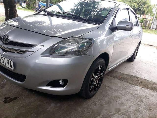 Cần bán lại xe Toyota Vios sản xuất 2010, màu bạc, nhập khẩu