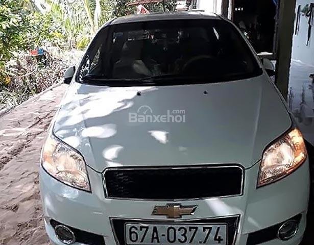 Cần bán Chevrolet Aveo LT 2015, màu trắng số sàn