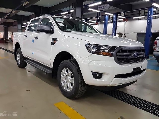 Cần bán Ford Ranger XLS AT năm 2018, màu trắng, nhập khẩu Thái0