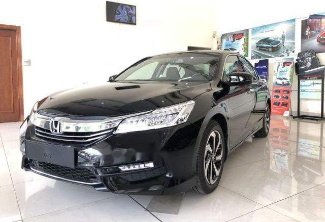 Cần bán Honda Accord sản xuất năm 2018, màu đen, xe nhập