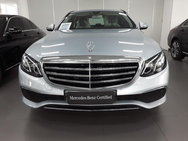 Bán Mercedes-Benz E200 bạc 2018 cũ, nội thất nâu, giá chính hãng tốt nhất, giao ngay