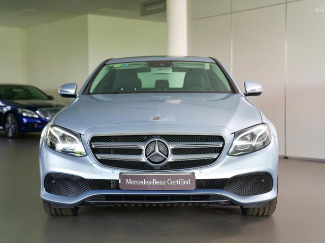 Bán Mercedes-Benz E250 cũ 2018, giảm giá 10% chính hãng