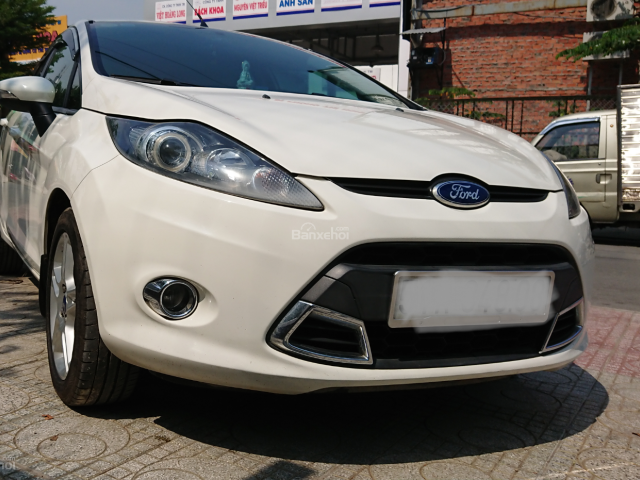 Cần bán xe Ford Fiesta S đời 2012, màu trắng