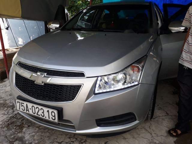 Chính chủ bán Chevrolet Cruze đời 2010, màu bạc