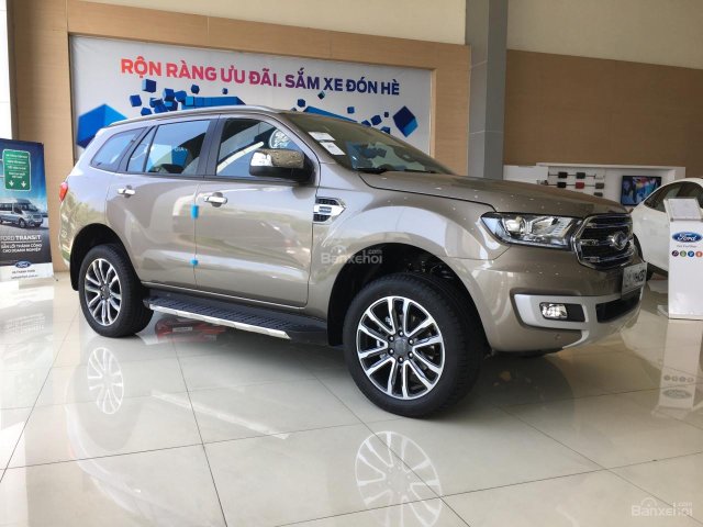 Bán Ford Everest 2.0L Single Turbo 4x2 đời 2018, nhập khẩu nguyên chiếc, hỗ trợ 90%, giao xe nhanh chóng