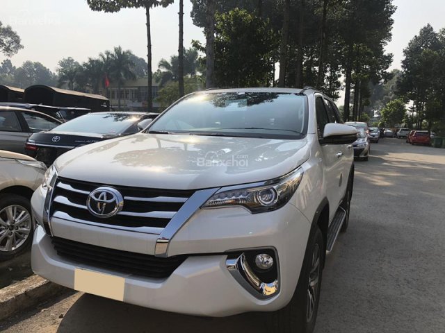 Cần tiền gấp bán nhanh xe Toyota Fortuner 2018, tự động, máy xăng