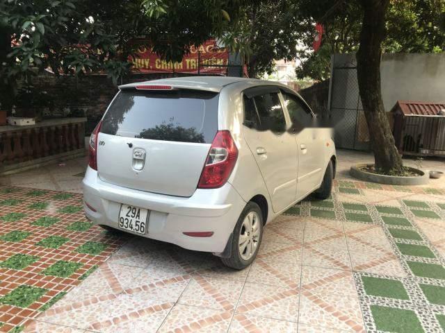 Bán Hyundai i10 sản xuất năm 2013, màu bạc, giá 210tr