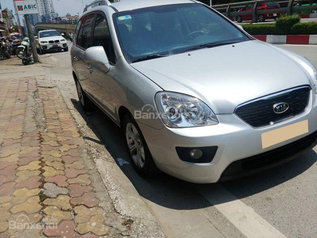 Cần bán gấp Kia Carens 2016, số sàn, màu bạc, gầm cao bệ chắc