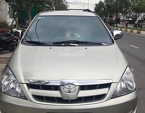 Cần bán lại xe Toyota Innova năm 2007, màu bạc xe gia đình, giá tốt