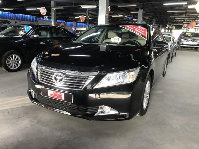 Bán Camry 2.0E màu đen 2013, giá còn thương lượng