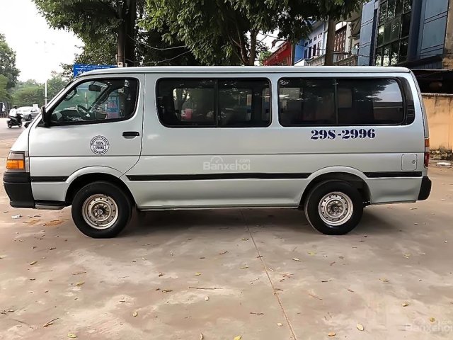 Bán Toyota Hiace đời 2002, màu xanh lam, xe nhập, 85tr