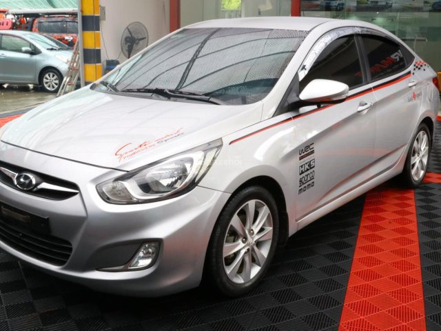 Cần bán Hyundai Accent 1.6 năm 2010, màu bạc, xe nhập