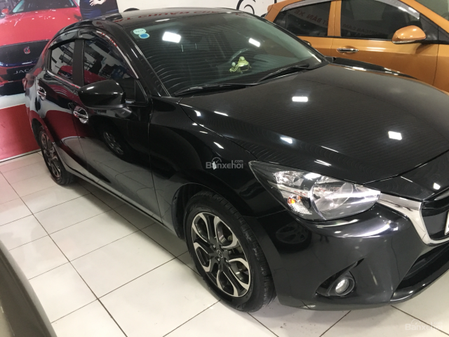 Bán ô tô Mazda 2 đời 2016 màu đen, 490 triệu