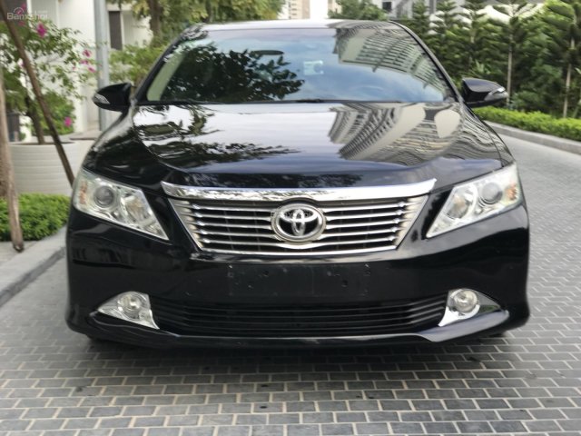 Cần bán gấp Toyota Camry 2.5Q sản xuất 2015, màu đen