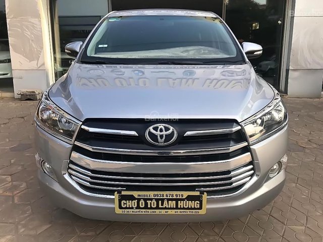 Cần bán gấp Toyota Innova 2.0E năm sản xuất 2017, màu bạc chính chủ