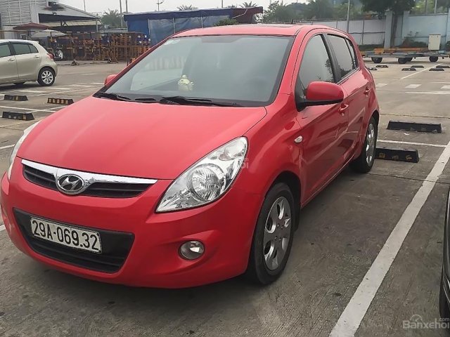 Cần bán Hyundai i20 1.4 AT năm sản xuất 2010, màu đỏ, xe đẹp gia đình sử dụng