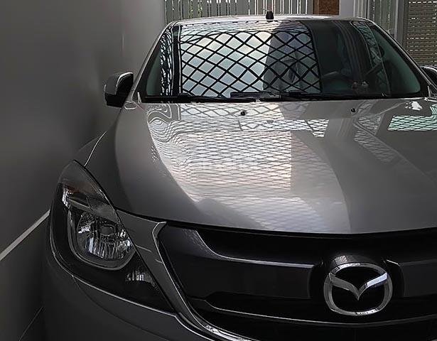 Bán xe Mazda BT50 2017, chạy 20000km, số sàn, 2 cầu