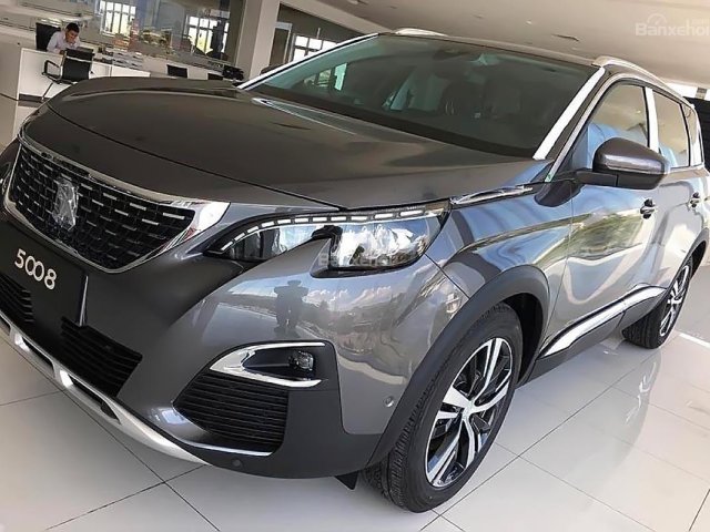 Bán ô tô Peugeot 5008 1.6 AT 2018, màu xám, mới 100%0
