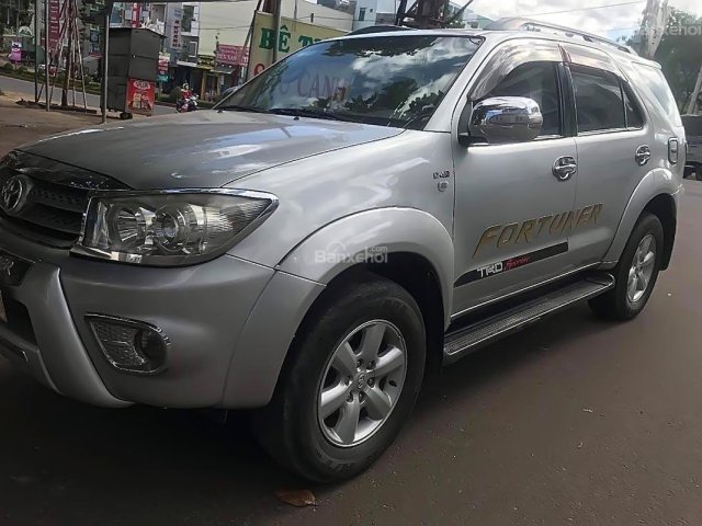 Cần bán Toyota Fortuner 2.5G năm 2009, màu bạc, giá tốt