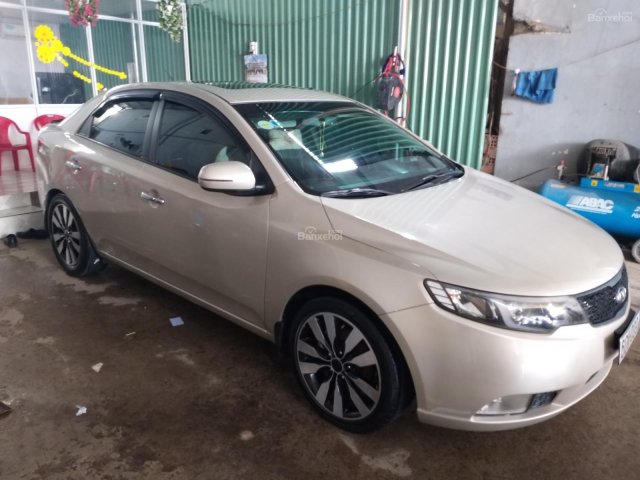 Bán xe Kia Forte sx năm 2012, màu kem (be) còn mới, giá chỉ 340 triệu