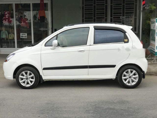 Cần bán Chevrolet Spark sản xuất 2009, màu trắng, xe nhập chính chủ