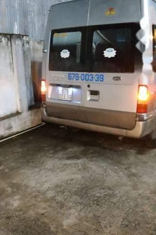 Bán xe Ford Transit năm 2005, màu bạc, 200tr